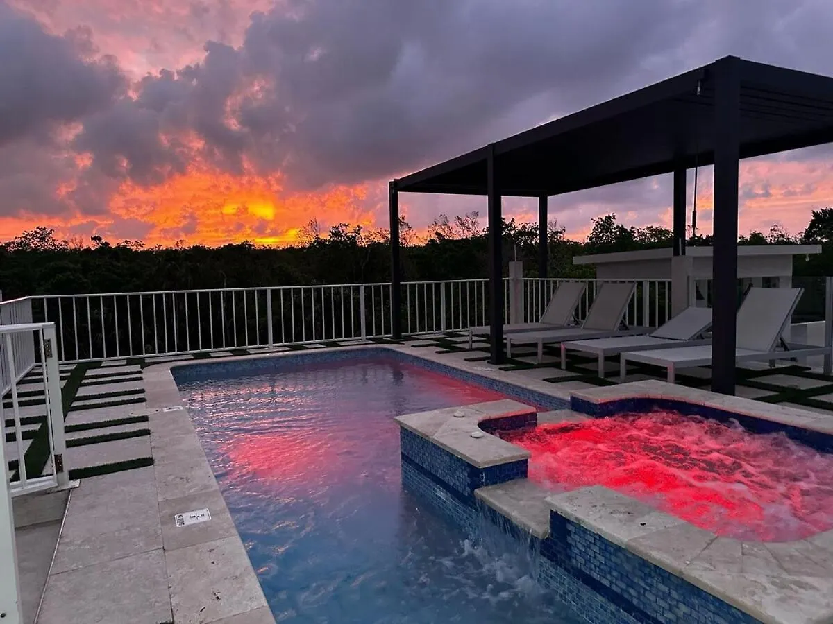 Сasa de vacaciones Skyline Retreat- Luxury Studio With Rooftop Pool, Tv & Ac Falmouth Jamaica