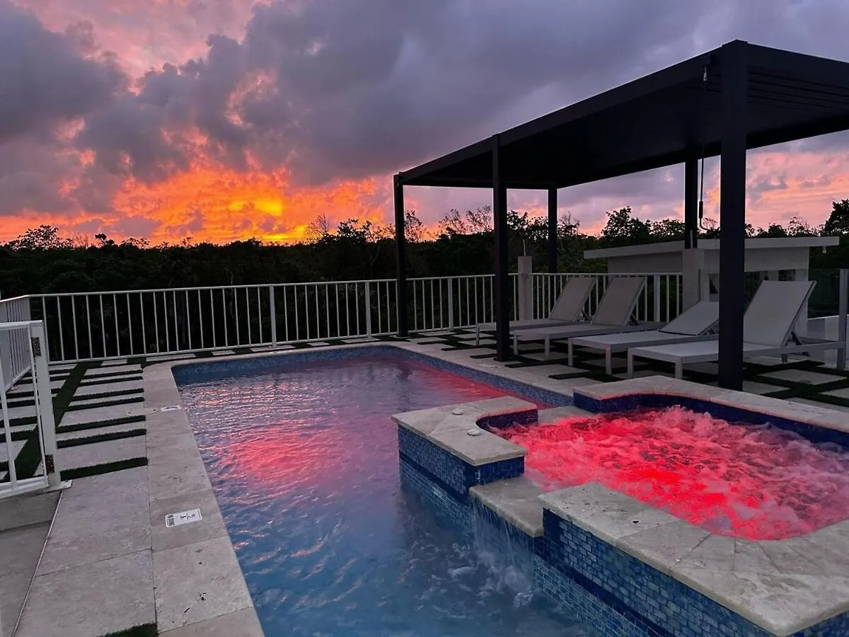 Skyline Retreat- Luxury Studio With Rooftop Pool, Tv & Ac Falmouth Jamaica