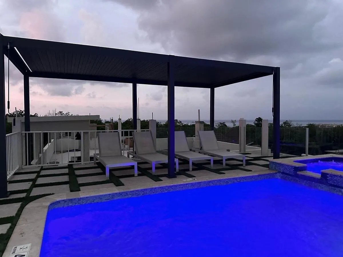 Skyline Retreat- Luxury Studio With Rooftop Pool, Tv & Ac Falmouth 0*,  Jamaica