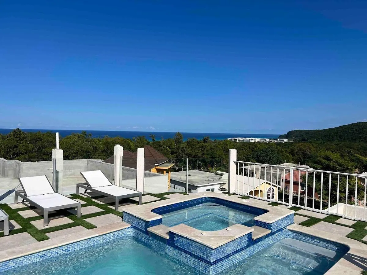 Сasa de vacaciones Skyline Retreat- Luxury Studio With Rooftop Pool, Tv & Ac Falmouth Jamaica